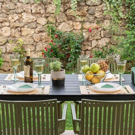 Central & Elegant Suite With Private Garden أرغوستولي المظهر الخارجي الصورة