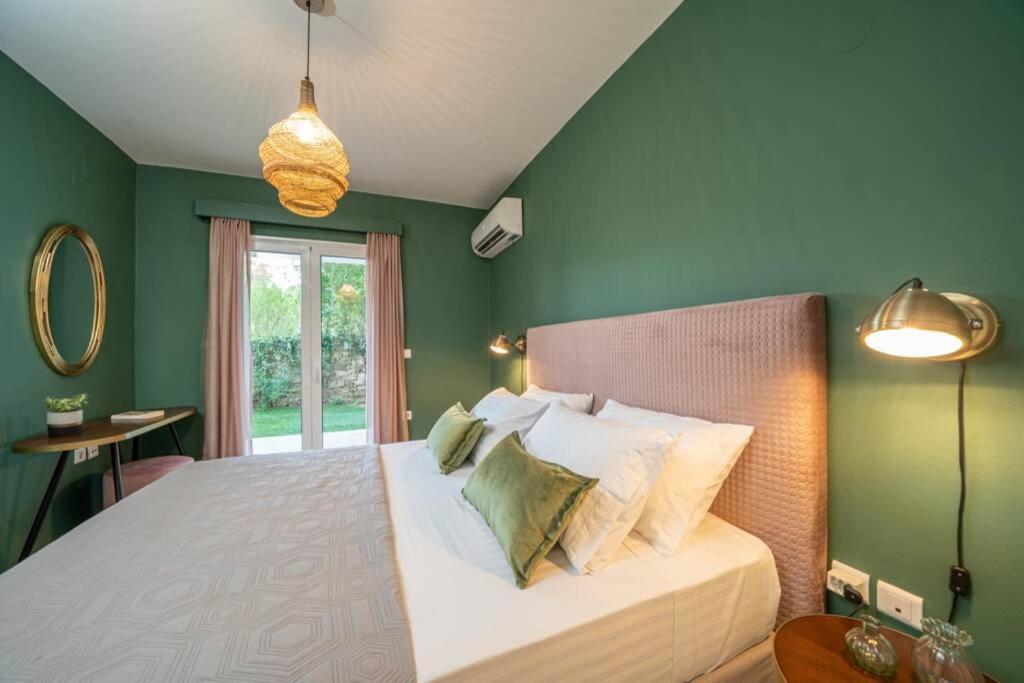 Central & Elegant Suite With Private Garden أرغوستولي المظهر الخارجي الصورة