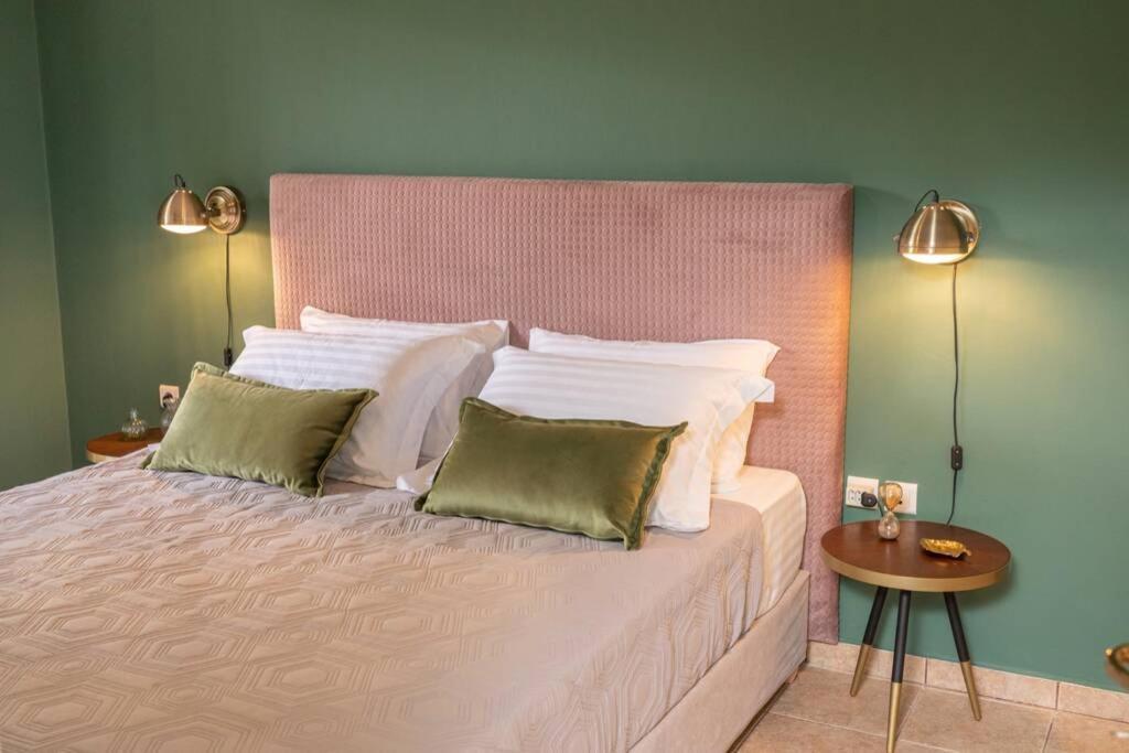 Central & Elegant Suite With Private Garden أرغوستولي المظهر الخارجي الصورة