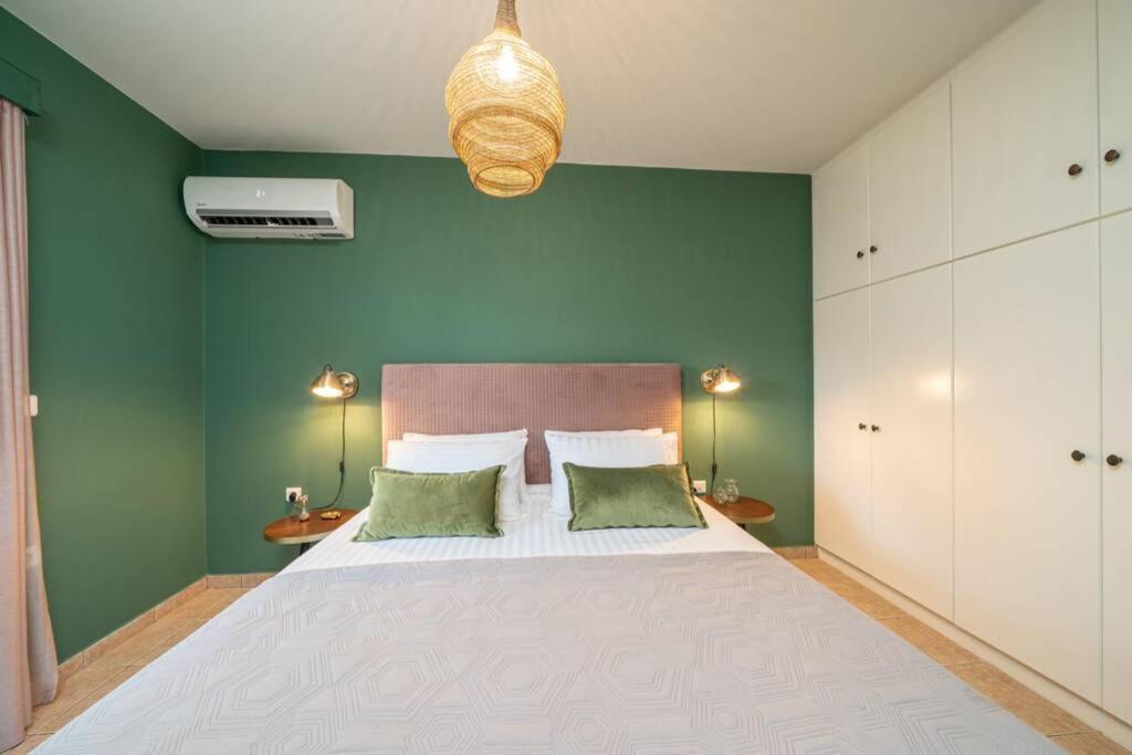Central & Elegant Suite With Private Garden أرغوستولي المظهر الخارجي الصورة