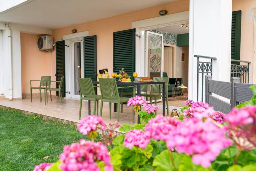 Central & Elegant Suite With Private Garden أرغوستولي المظهر الخارجي الصورة